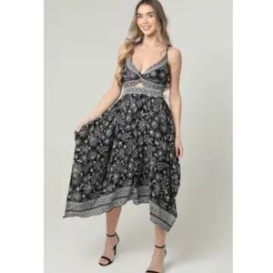 V Neck Hanky Hem Maxi Dress Black/White
